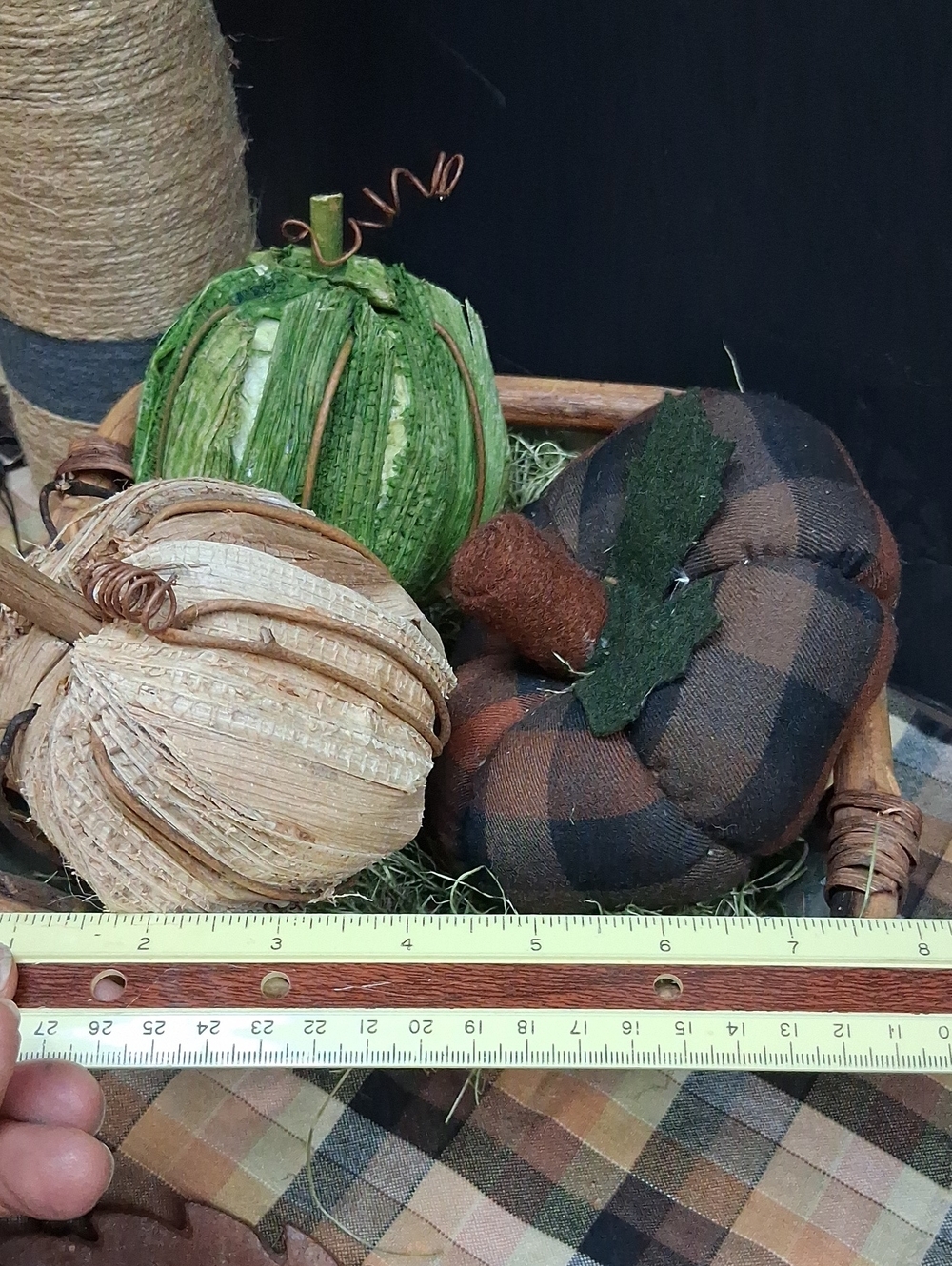 Fall bundle of 2 iron leaf trivets, leaf dish, leaf swag, basket pumpkins,floral - Picture 12 of 15